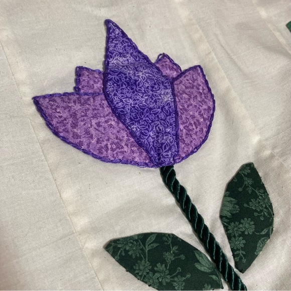 Handmade FLORAL BLOOM Spring Summer Quilt 32 x 42 inches - Picture 6 of 14